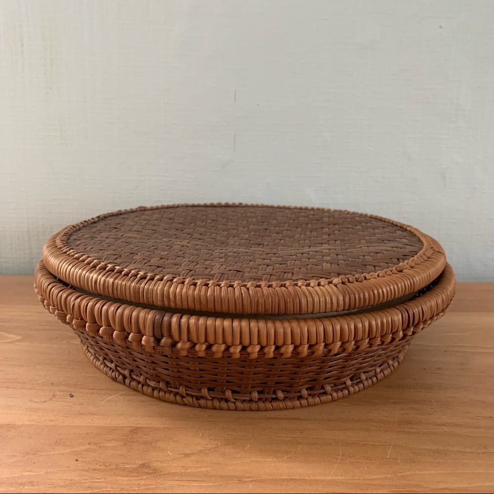 Vintage Wicker Storage Basket with Lid